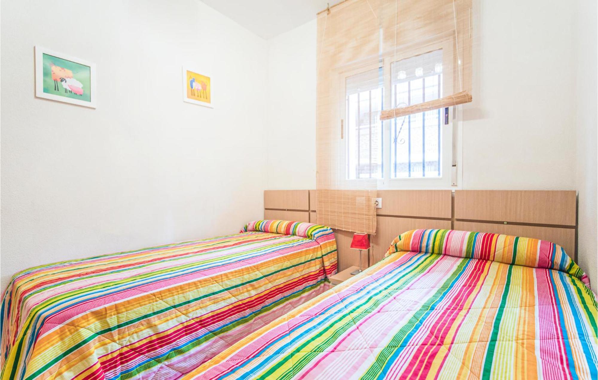 2 Bedroom Lovely Apartment In Oropesa Del Mar Luaran gambar