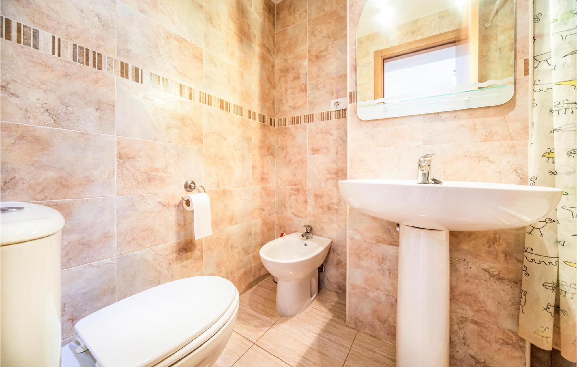 2 Bedroom Lovely Apartment In Oropesa Del Mar Luaran gambar