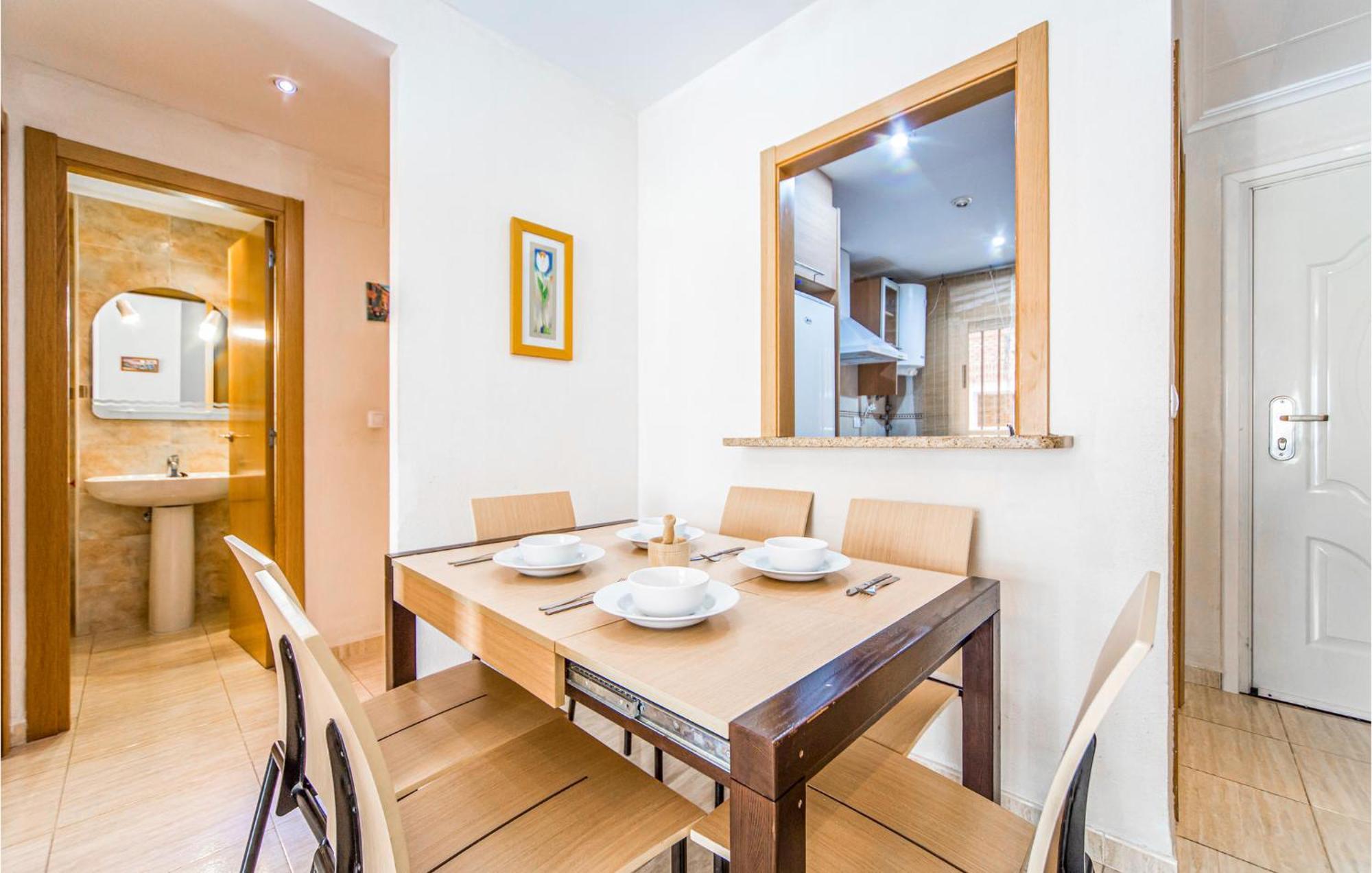2 Bedroom Lovely Apartment In Oropesa Del Mar Luaran gambar